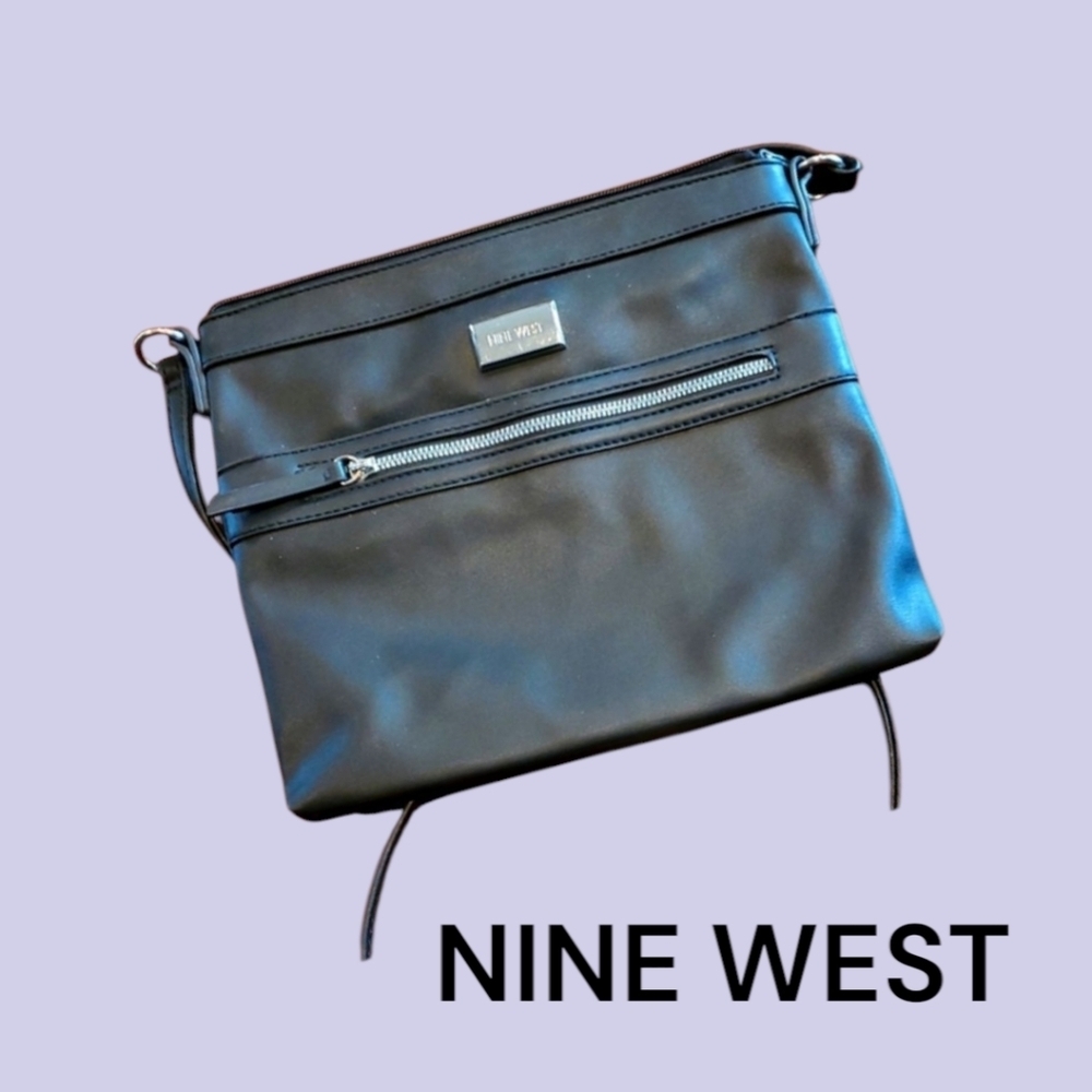 $10SALE Nine West Black Shoulder Bag